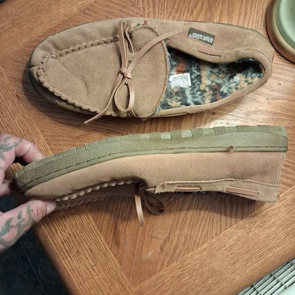 Men's Muk Luks Tan Brown Suede Slipper Fleece Lining Size 11 Adult Casual Soft